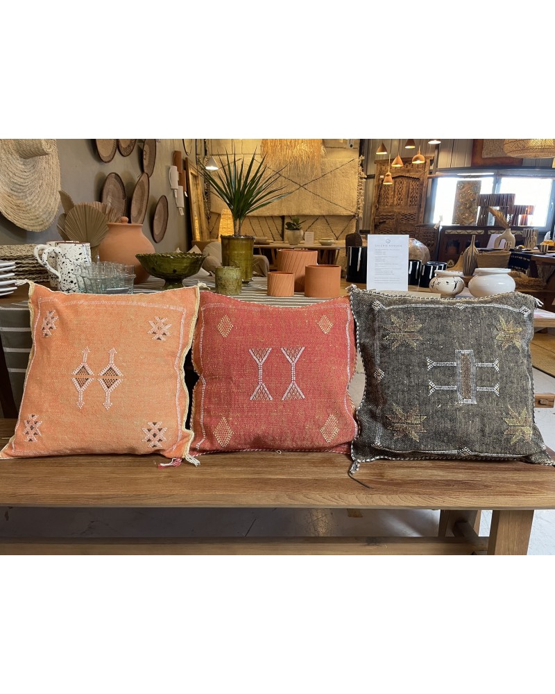 Housse de coussin en soie de cactus tissée à la main : coussin berbère marocain - France